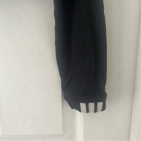 Women’s Adidas Original black cropped half zip sweatshirt size M - Picture 7 of 7